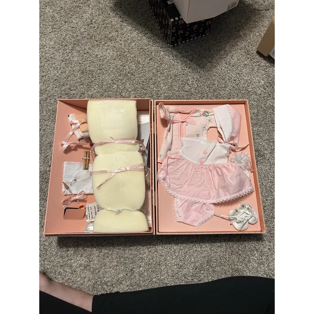 2001  Danbury Mint  Tiny Tears Porcelain Doll in Layette Trunk Special Edition
